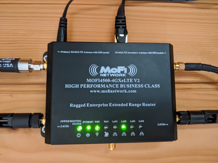A MOFI4500-4GXeLTE V2 router connected to AT&T's 4G LTE network